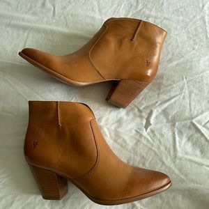 Frye Jennifer Bootie
